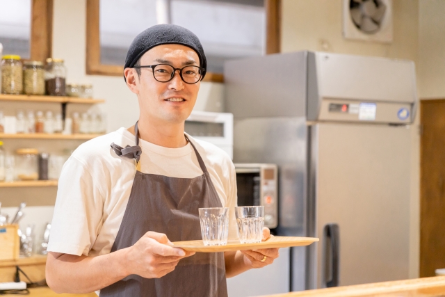 上場企業の社内カフェ・調理スタッフ／日勤＋土日祝休み◎商品開発もできます！